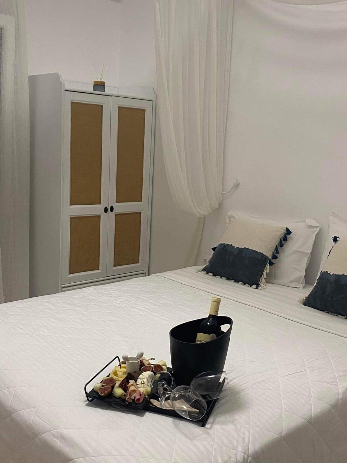Morpheus Rooms Kini Ngoại thất bức ảnh